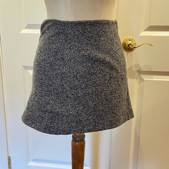 Fall mini skirt - Picture 2 of 3